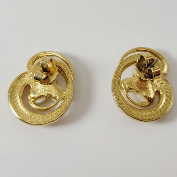 Vtg Avon Faux Pearl Off White Tan Enamel Gold & White Stud Earrings 1980s - Picture 4 of 9
